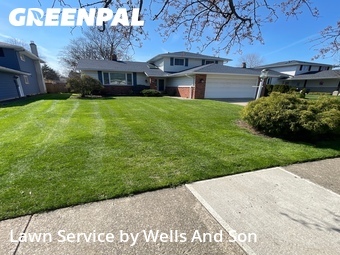 Lawn mowed in Mayfield Heights, 44124