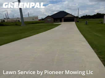 Lawn Mowing nearby Centerton, AR, 