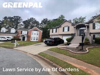 Lawn mowed in Suwanee, 30024