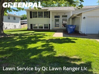 Lawn Care Service nearby Moline, IL, 