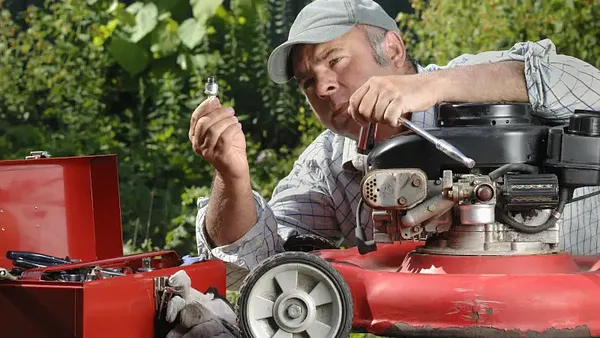 Courthouse Mower and Small Engine Repair Photo 3