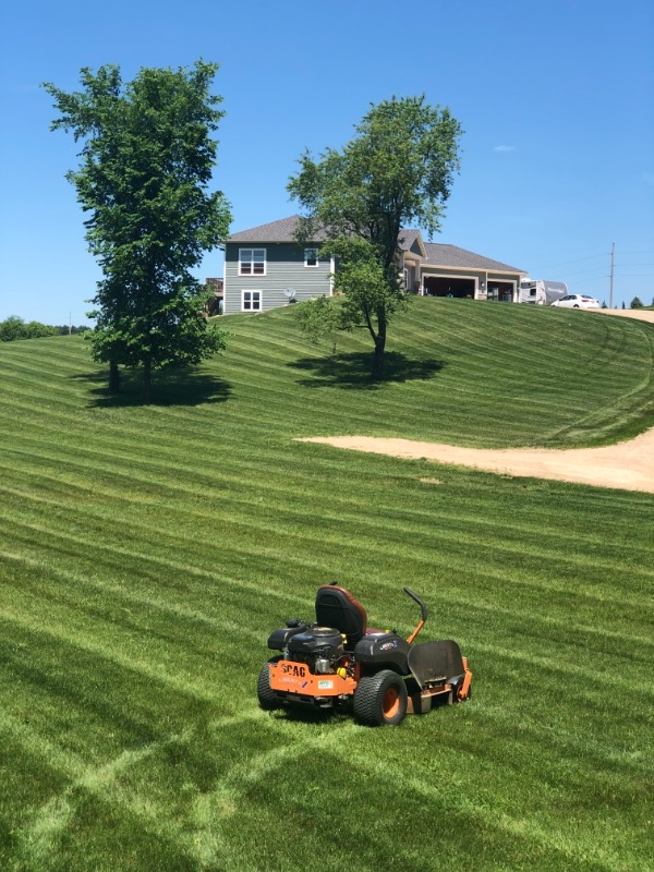 Roger’s Lawn Care Lawn Care Services in WI