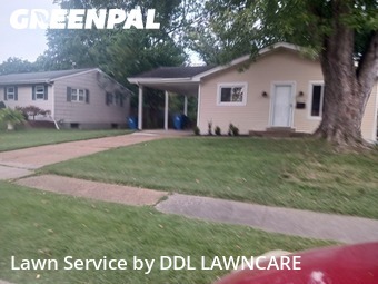 Lawn Mowing nearby Hazelwood, MO, 