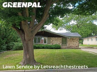 Lawn Mowing Service nearby Wauwatosa, WI, 