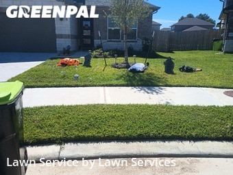 Yard Cutting nearby Tomball, TX, 