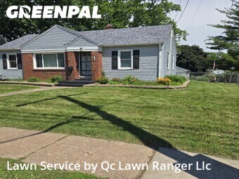 Lawn Care Service nearby Davenport, IL, 