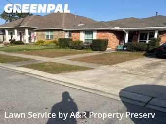 Lawn mowed in Metairie, 70002