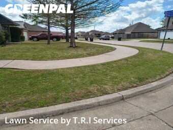 Lawn Maintenance nearby Moore, OK, 