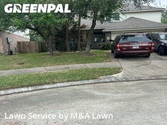 Lawn Cutting nearby Dickinson, TX, 