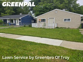Grass Cutting nearby Pontiac, MI, 