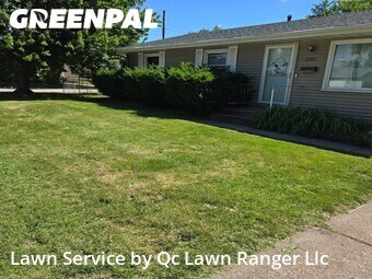 Lawn Mowing Service nearby Davenport, IL, 