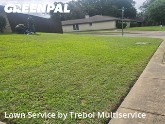 Grass Cut nearby De Soto, TX, 