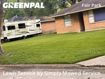Lawn Carein Baytown,77521,Lawn Maintenance by Simply Mowed Service, work completed in Dec , 2025