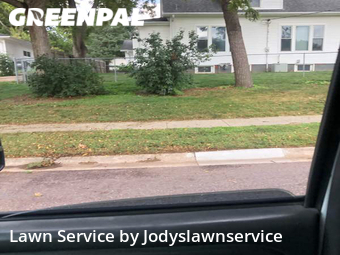 Grass Cut nearby Papillion, NE, 