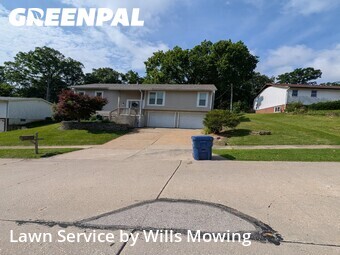 Lawn Mowing Service nearby Ballwin, MO, 