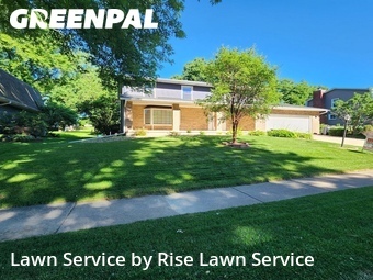 Lawn Mowing nearby Bettendorf, IA, 