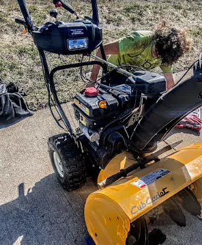 Mobile Wildwood Mower Repair / Snow Blower Photo 18