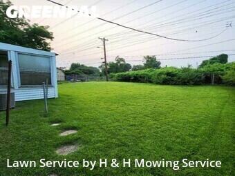 Yard Mowing nearby University City, MO, 