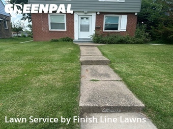 Lawn mowed in Rock Island, 61201
