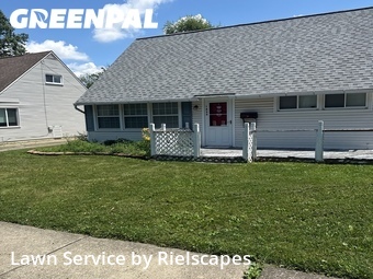 Lawn mowed in Cuyahoga Falls, 44221
