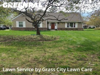 Lawn Care Service nearby Toledo, OH, 