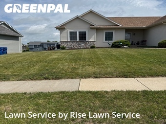 Lawn mowed in Bettendorf, 52722