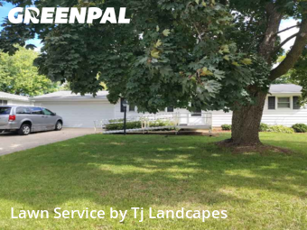 Lawn Care Service nearby Allouez, WI, 