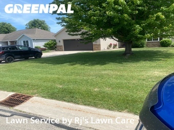 Lawn Mowing nearby Suamico, WI, 