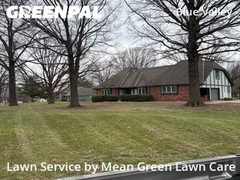 Lawn Service nearby Stilwell, MO, 
