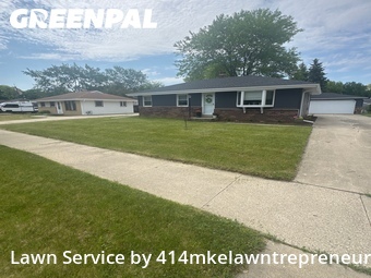 Grass Cutting nearby Oak Creek, WI, 
