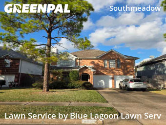 Lawn mowed in Stafford, 77477