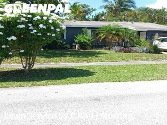 Lawn Mowing Service nearby Fort Lauderdale, FL, 