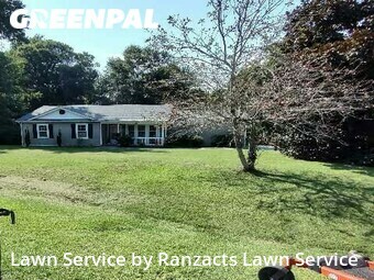 Lawn Maintenance nearby Hubert, NC, 