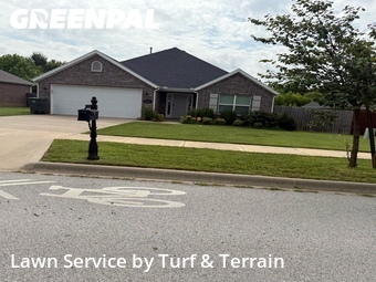 Lawn Care Service nearby Fayetteville, AR, 
