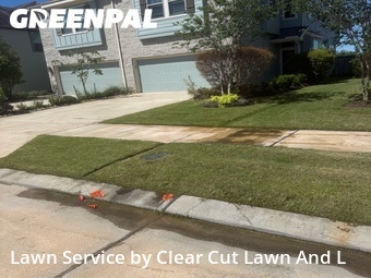 Lawn Mowing nearby Sienna, TX, 
