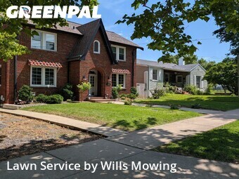 Lawn Maintenance nearby Richmond Heights, MO, 