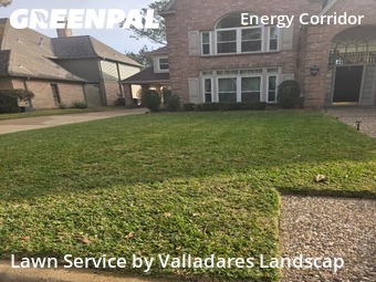 Grass Cutin Houston,77079,Lawn Care by Valladares Landscap, work completed in Dec , 2025