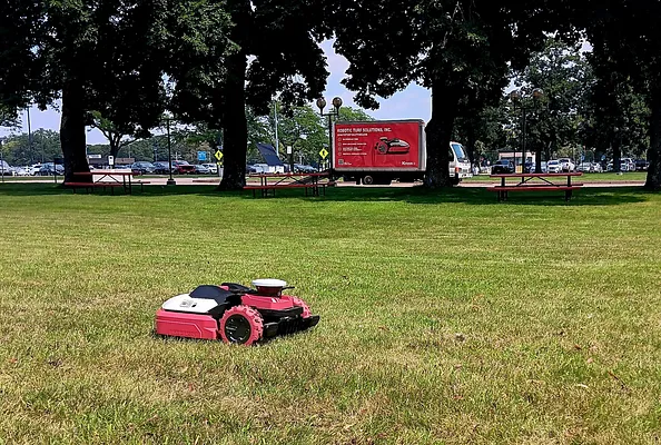 Minneapolis Commercial Mower Photo 2