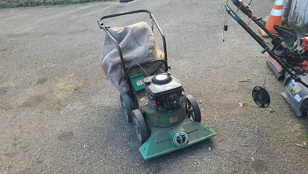 Neighborhood Lawnmower Repair Photo 18