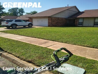 Lawn Mowing nearby Moore, OK, 