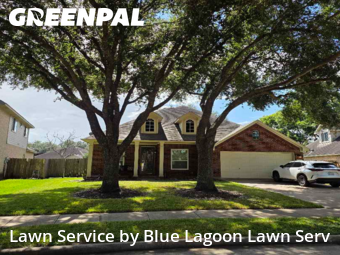 Grass Cutin Missouri City,77459,Lawn Cut by Blue Lagoon Lawn Serv, work completed in Dec , 2025