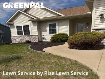 Lawn mowed in Bettendorf, 52722
