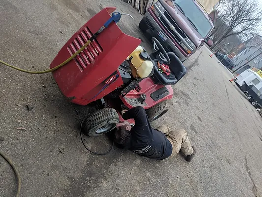 Neighborhood Lawnmower Repair Photo 14