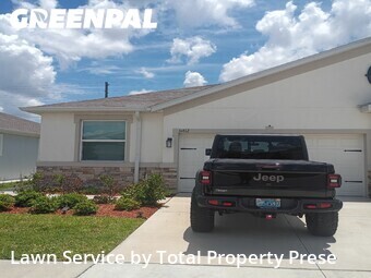 Lawn Maintenance nearby Wesley Chapel, FL, 