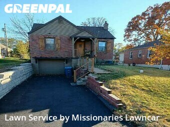 Lawn Cutting nearby Overland, MO, 