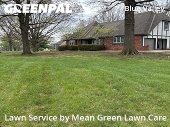 Lawn Cutting nearby Stilwell, MO, 
