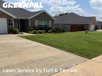 Lawn mowed in Fayetteville, 72704