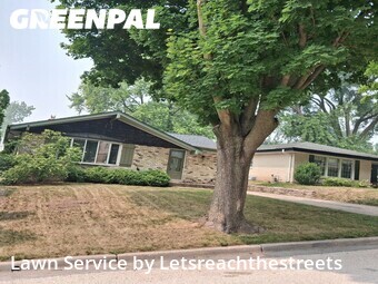 Lawn Mowing nearby Wauwatosa, WI, 
