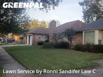 Lawn mowed in Kenner, 70065