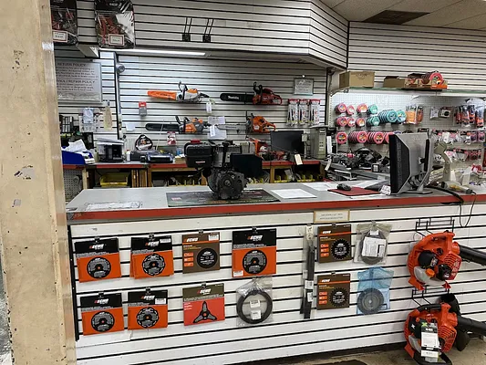 Cedar Small Engine Sales Service Parts Photo 5
